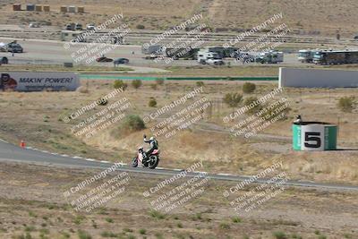 media/Apr-20-2025-AHRMA (Sun) [[393a79c373]]/Race/Group 11 early race/Turn 4b/